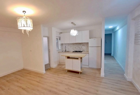 Apartment / flat - Resale - Torrevieja - City Center