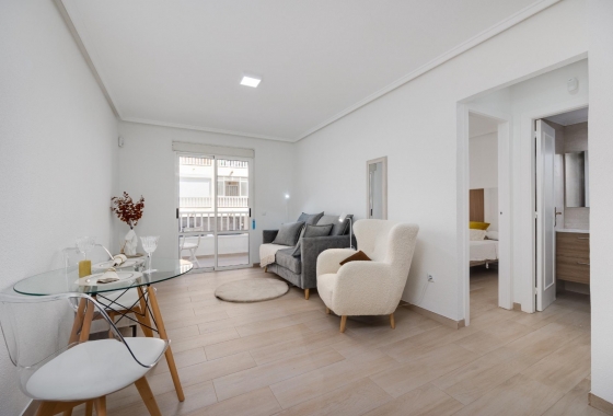 Apartment / flat - Resale - Torrevieja - DOM-5212