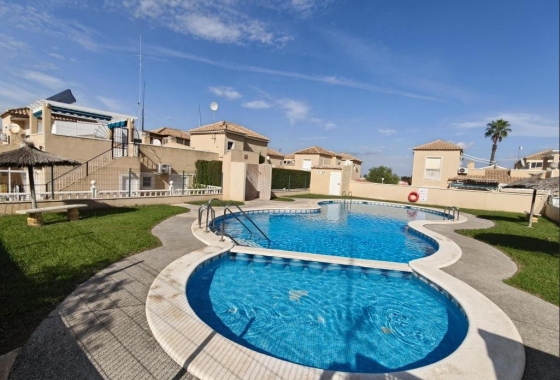 Casa - Reventa - Torrevieja -  Urbanización