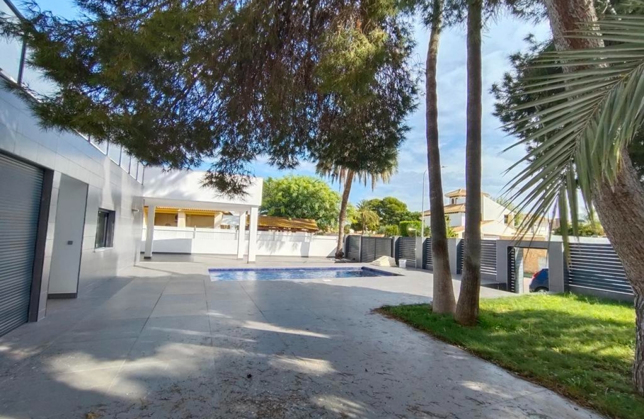 Obra nueva - Villa - Alicante - Campoamor