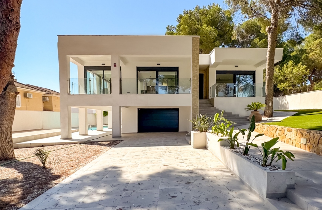Obra nueva - Villa - Torrevieja - Los Balcones - Los Altos del Edén