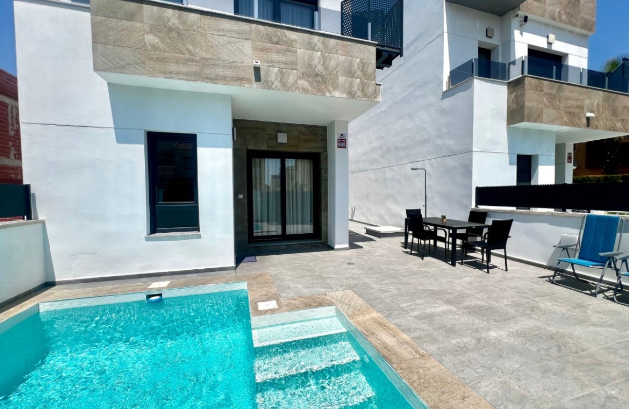 Obra nueva - Villa - Torrevieja - Torreta