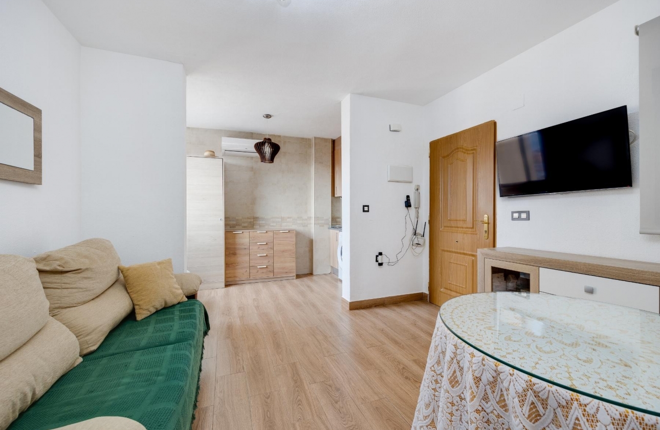 Resale - Apartment / flat - La Mata