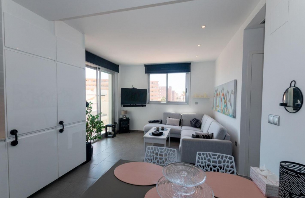 Resale - Apartment / flat - La Mata