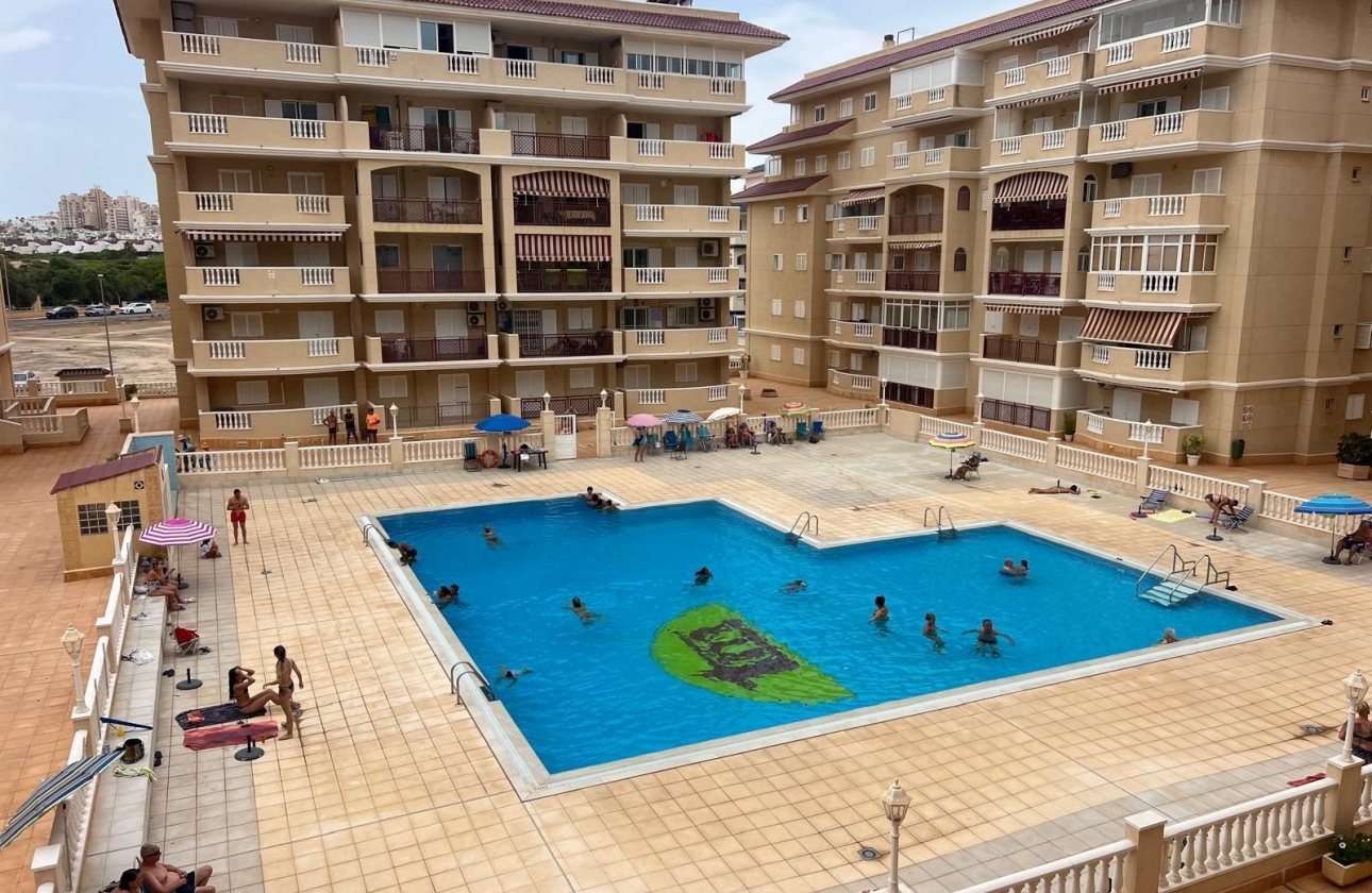 Resale - Apartment / flat - La Mata