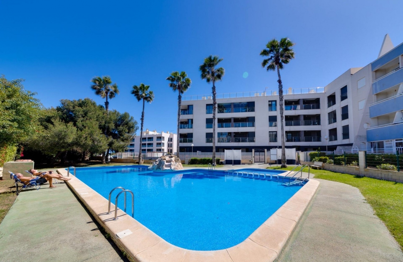 Resale - Apartment / flat - La Mata