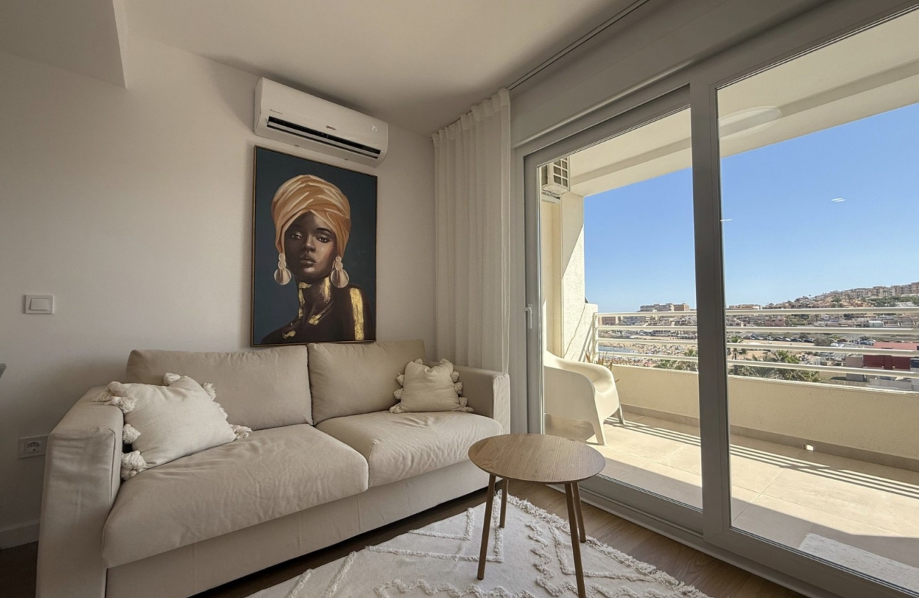 Resale - Apartment / flat - La Mata