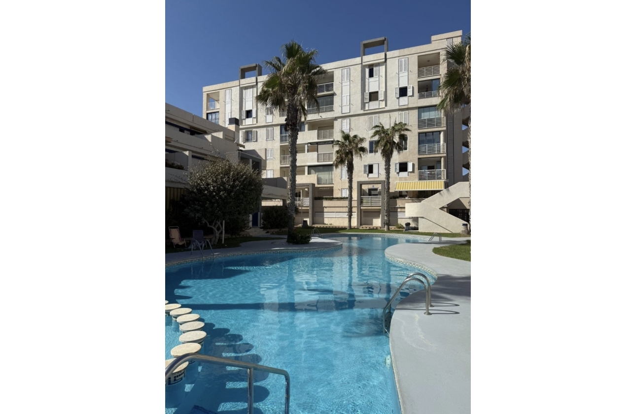 Resale - Apartment / flat - La Mata