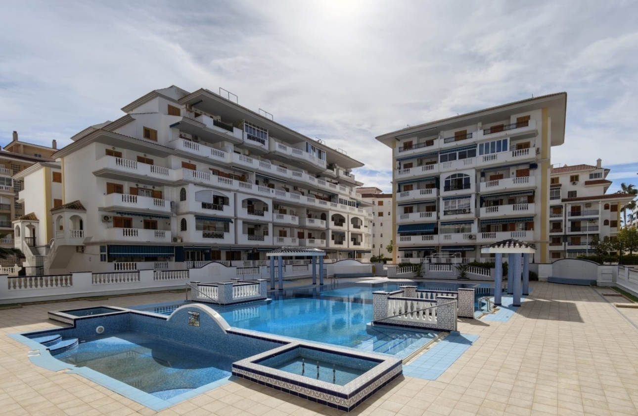 Resale - Apartment / flat - La Mata