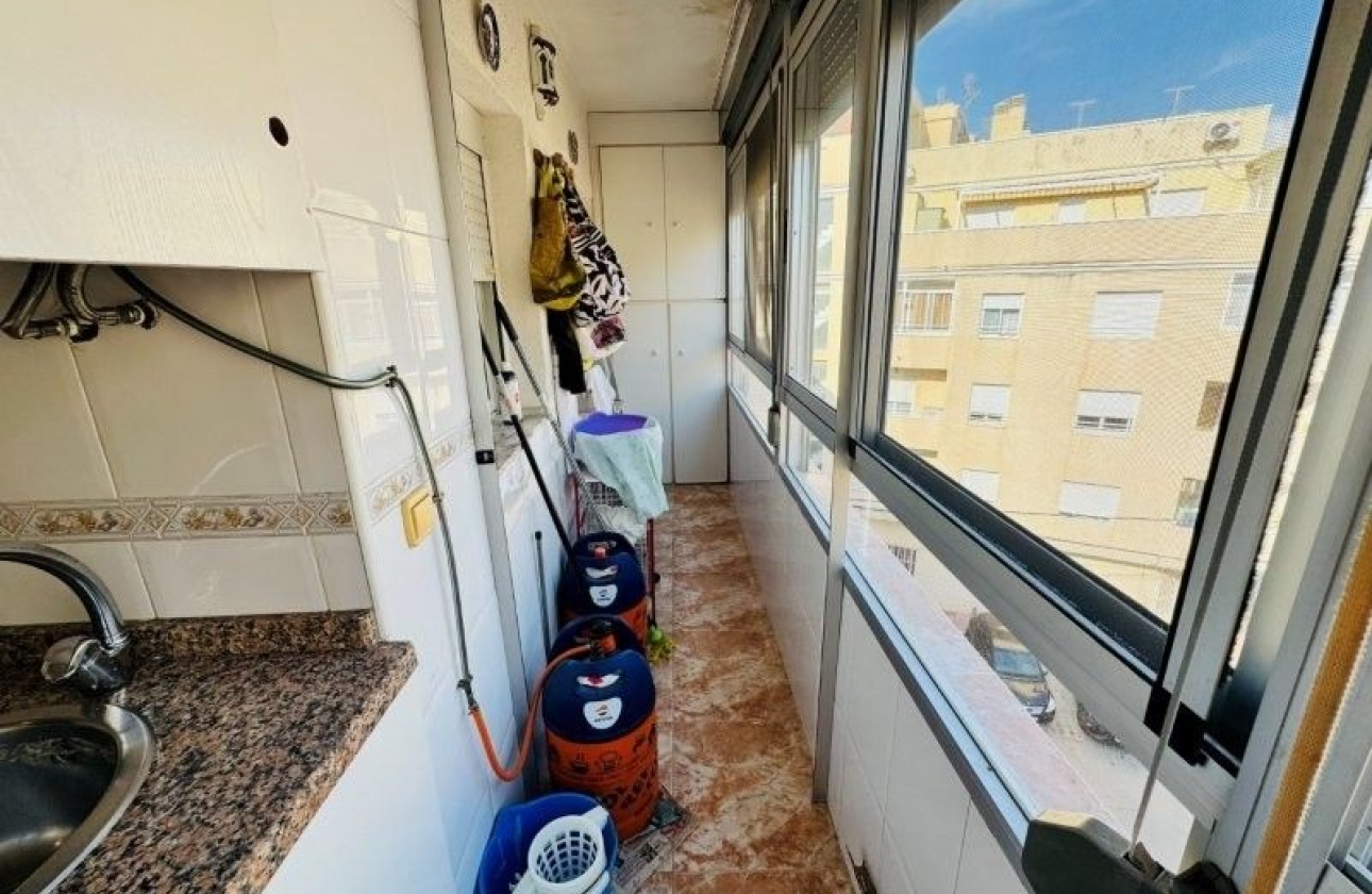 Resale - Apartment / flat - La Mata
