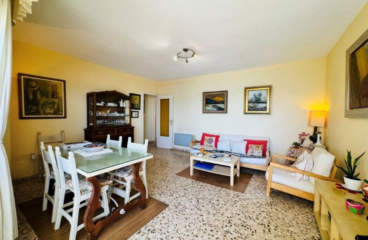 Resale - Apartment / flat - La Mata