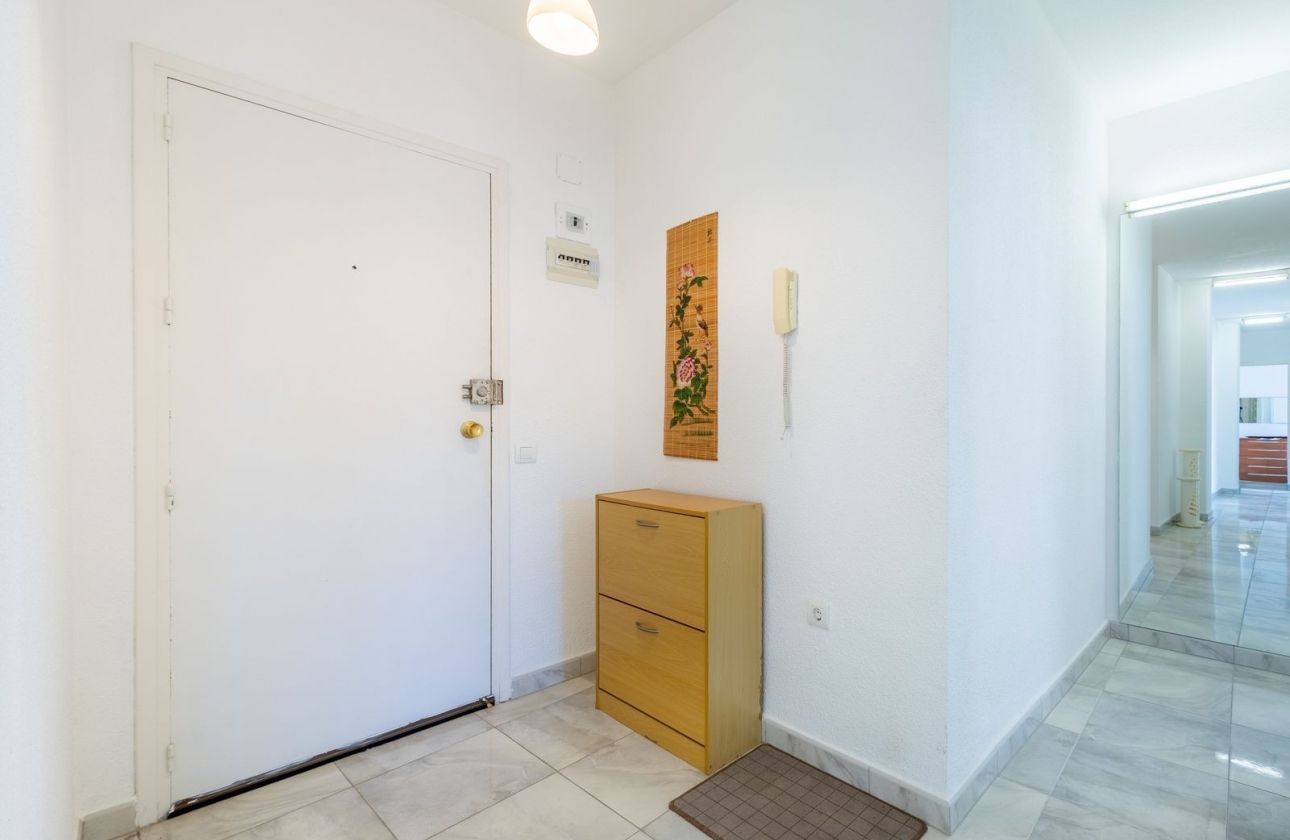 Resale - Apartment / flat - La Mata