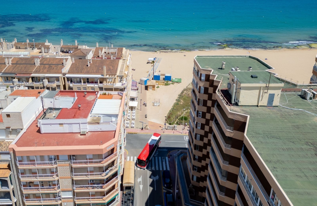 Resale - Apartment / flat - La Mata