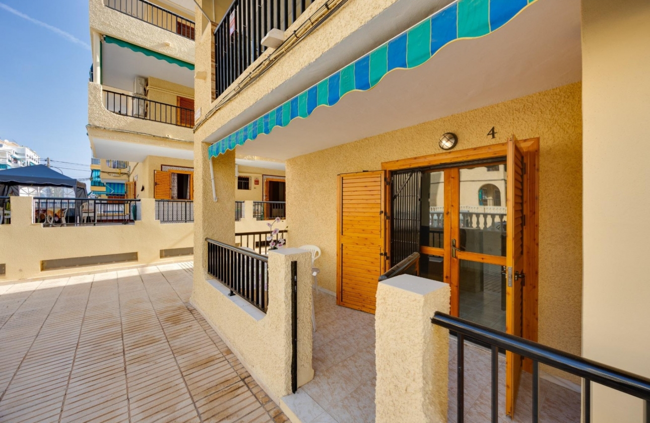 Resale - Apartment / flat - La Mata