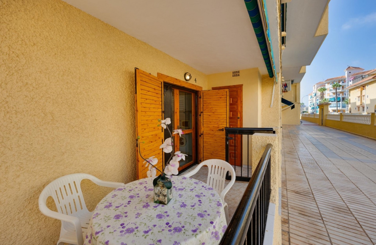 Resale - Apartment / flat - La Mata