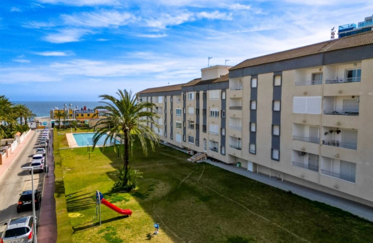 Resale - Apartment / flat - Orihuela Costa - Punta Prima