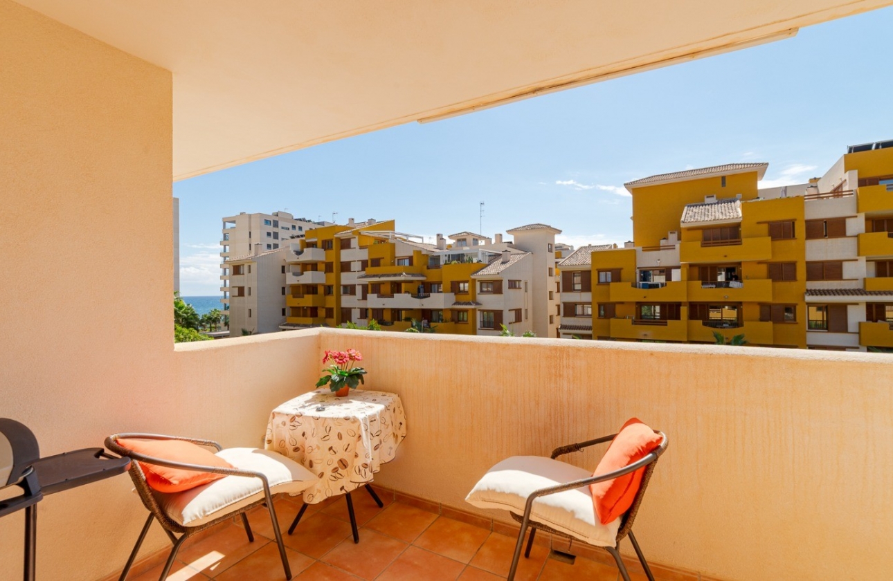 Resale - Apartment / flat - Punta Prima