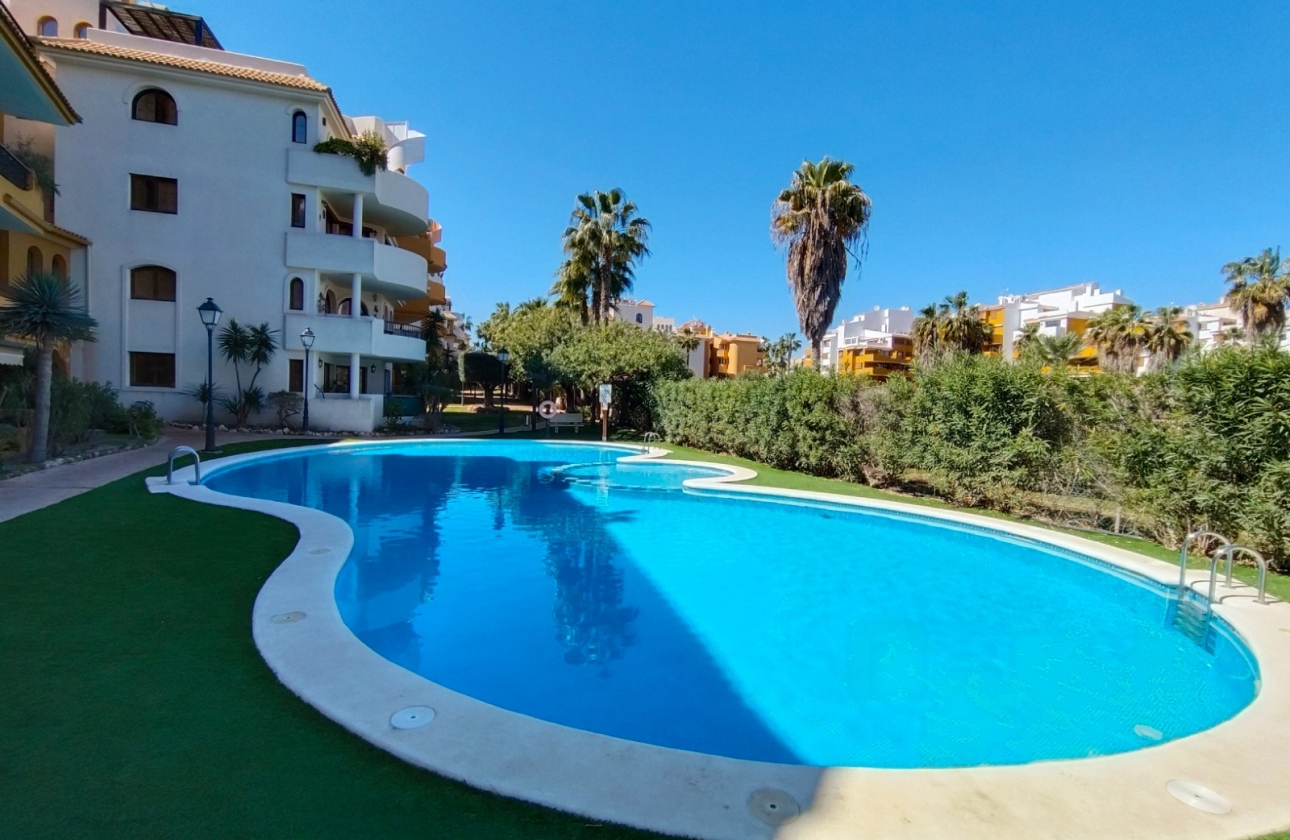 Resale - Apartment / flat - Punta Prima