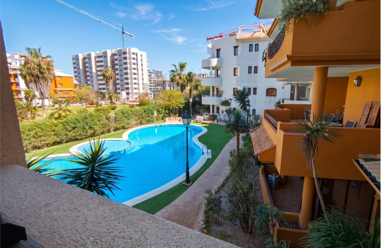 Resale - Apartment / flat - Punta Prima