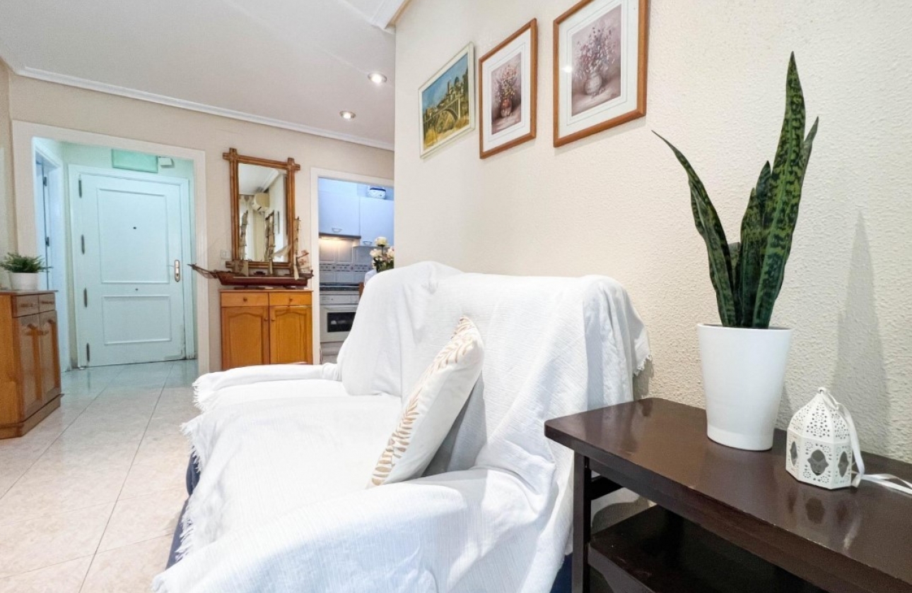 Resale - Apartment / flat - Santa Pola - Puerto