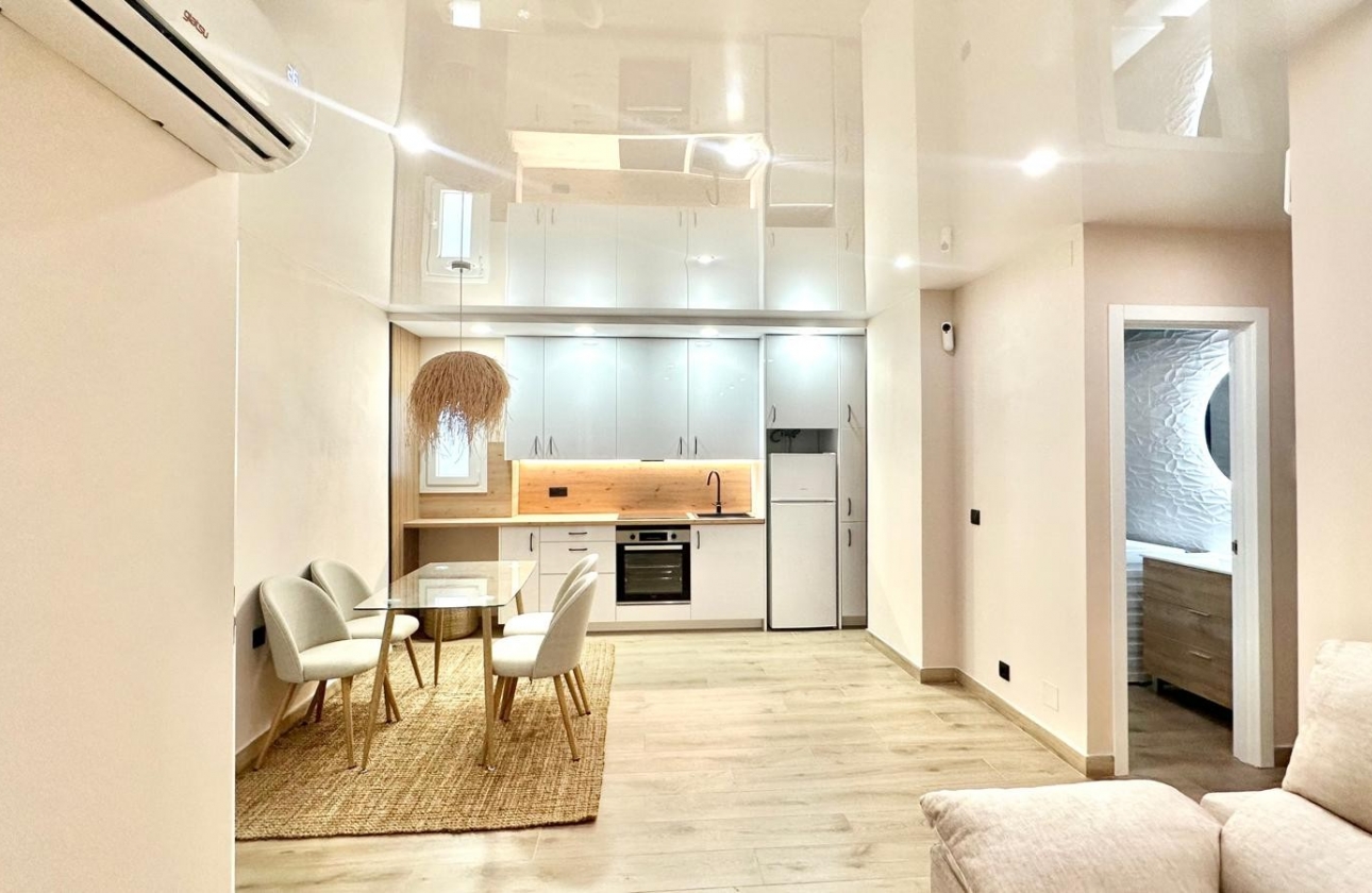 Resale - Apartment / flat - Torrevieja - Parque de Las Naciones