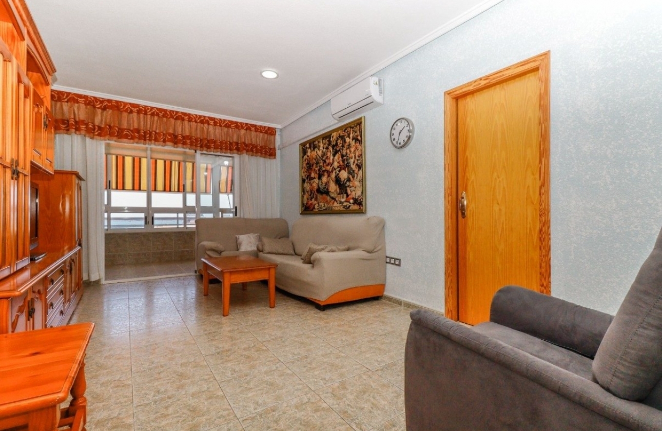 Resale - Apartment / flat - Torrevieja - Playa Acequion
