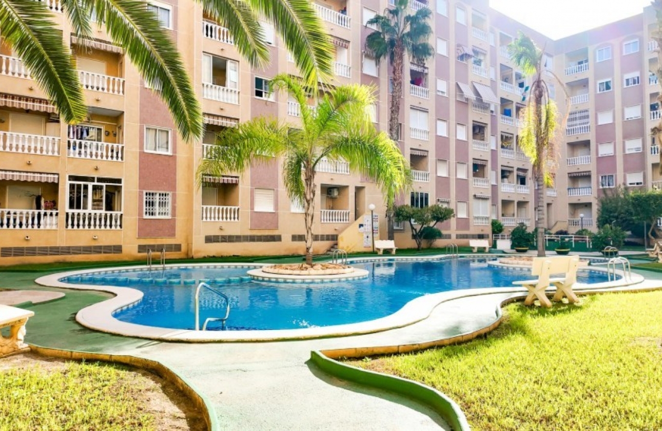 Resale - Apartment / flat - Torrevieja - Playa Acequion