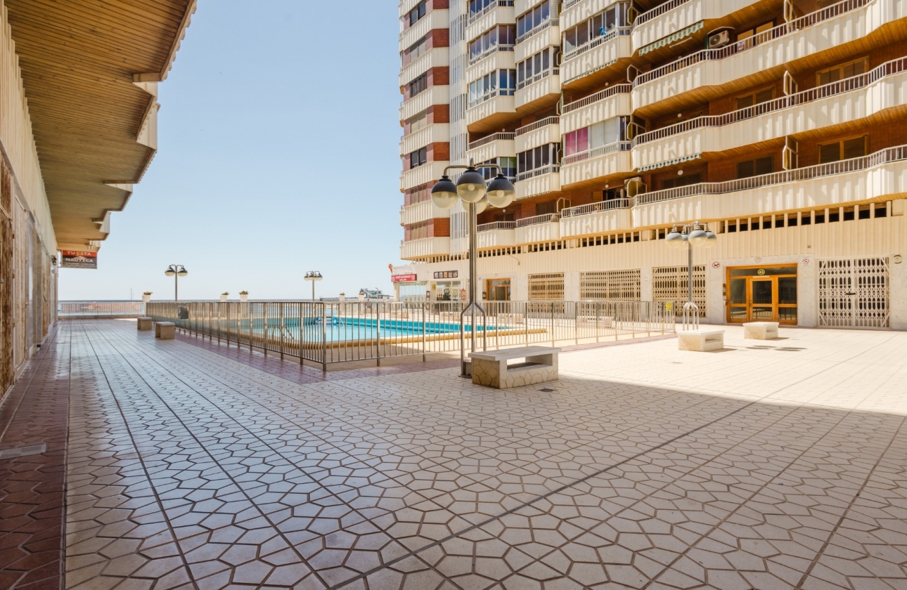 Resale - Apartment / flat - Torrevieja - Playa de La Acequion