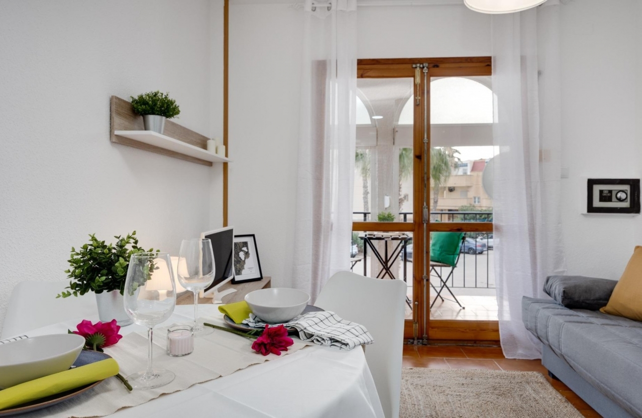 Resale - Apartment / flat - Torrevieja - Playa de los Locos