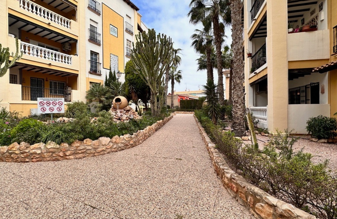 Resale - Apartment / flat - Torrevieja - Playa de los Locos