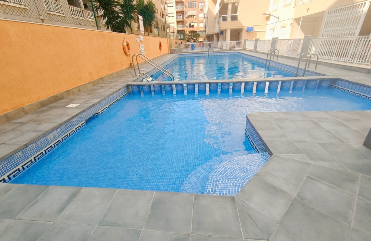 Resale - Apartment / flat - Torrevieja - Playa del Acequión