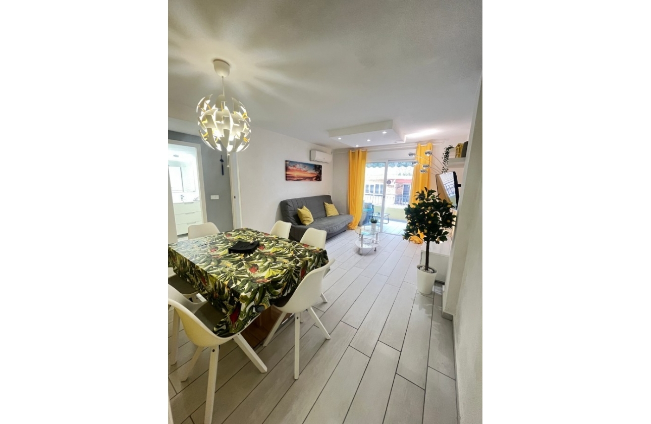 Resale - Apartment / flat - Torrevieja - Playa del Acequión