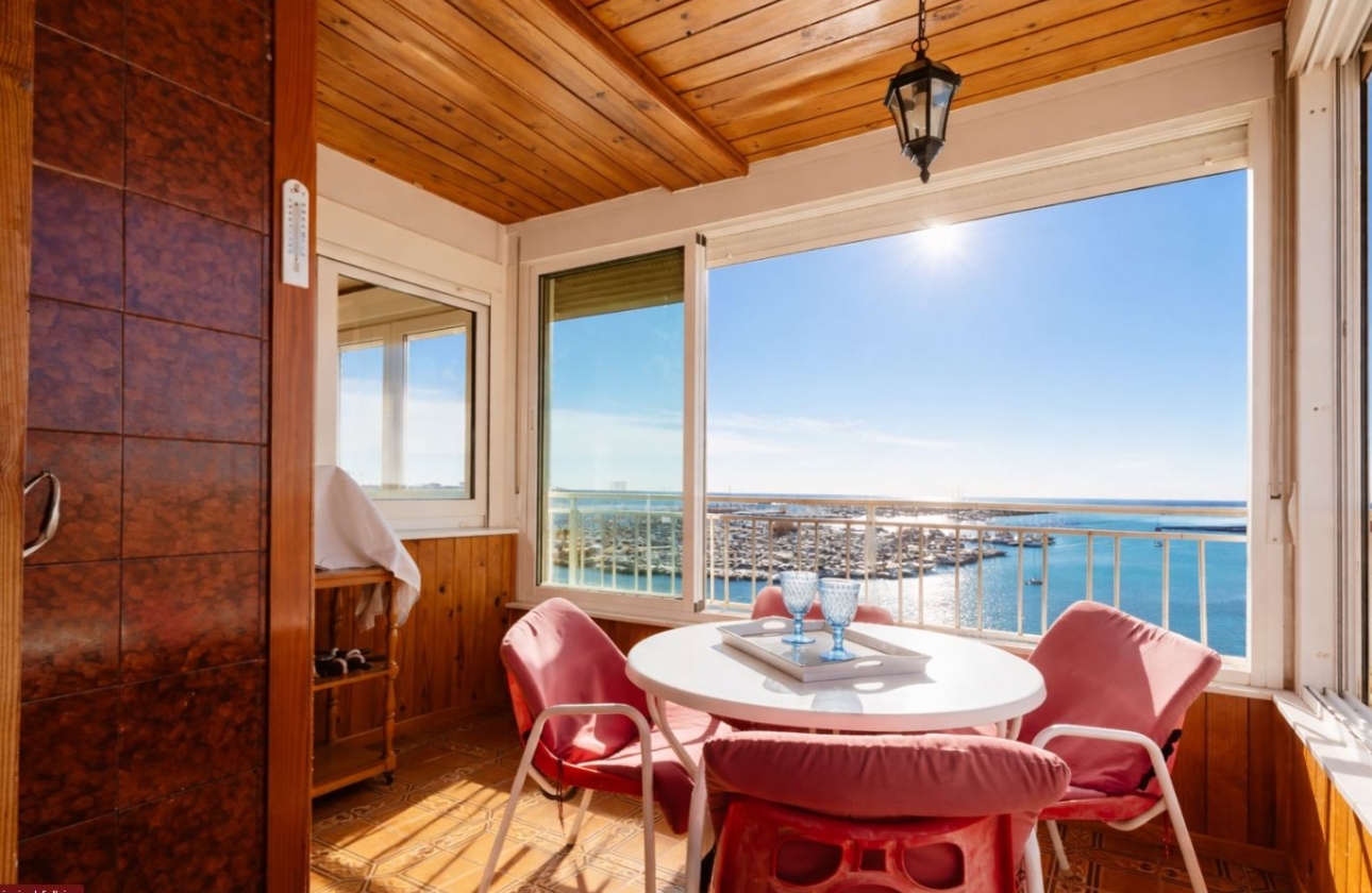 Resale - Apartment / flat - Torrevieja - Playa del Acequión