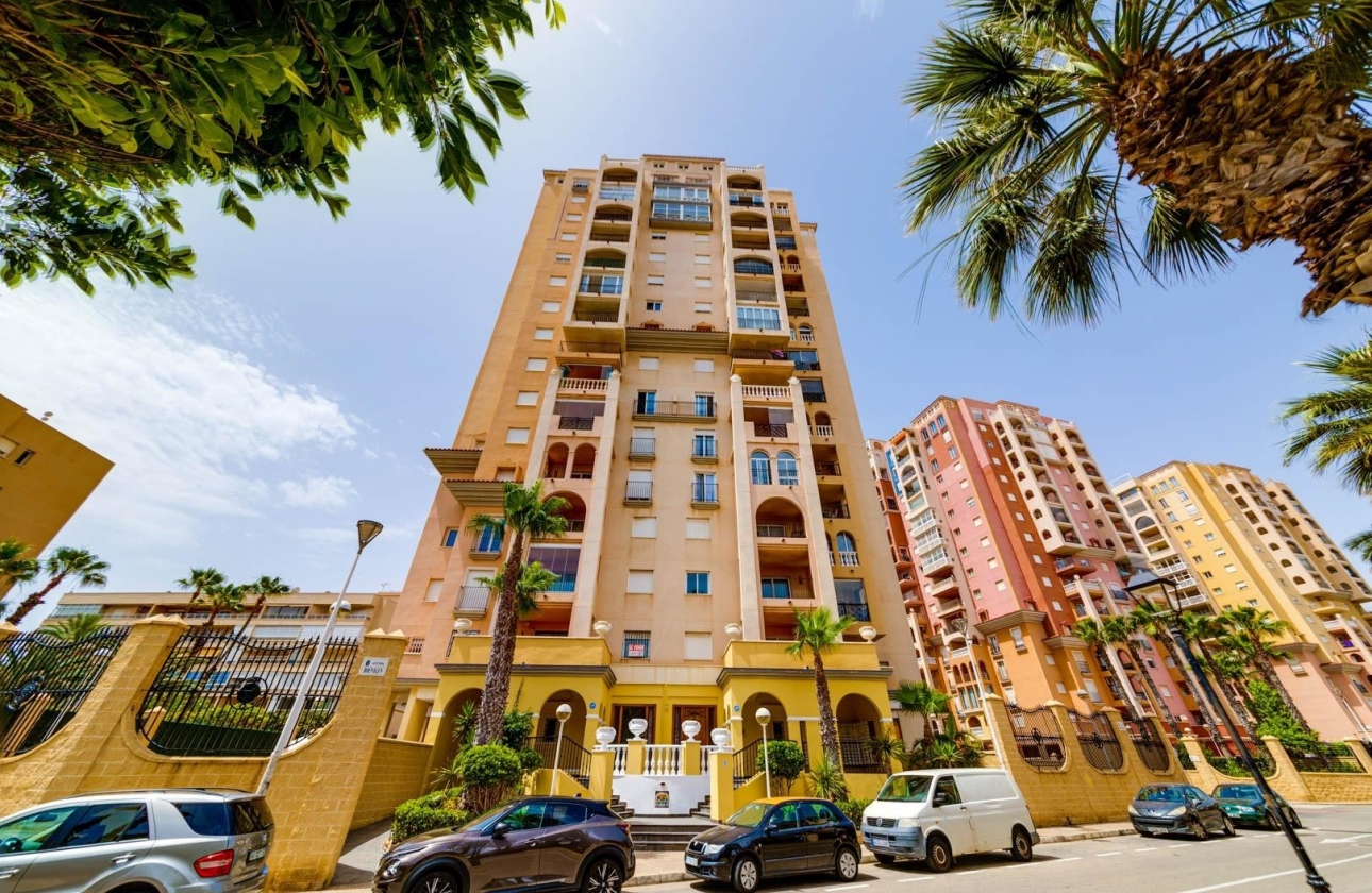Resale - Apartment / flat - Torrevieja - Playa del Cura