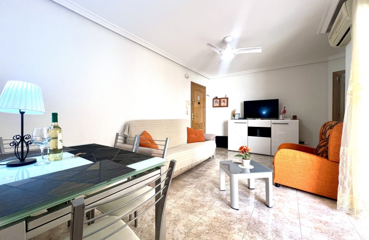 Resale - Apartment / flat - Torrevieja - Playa del Cura