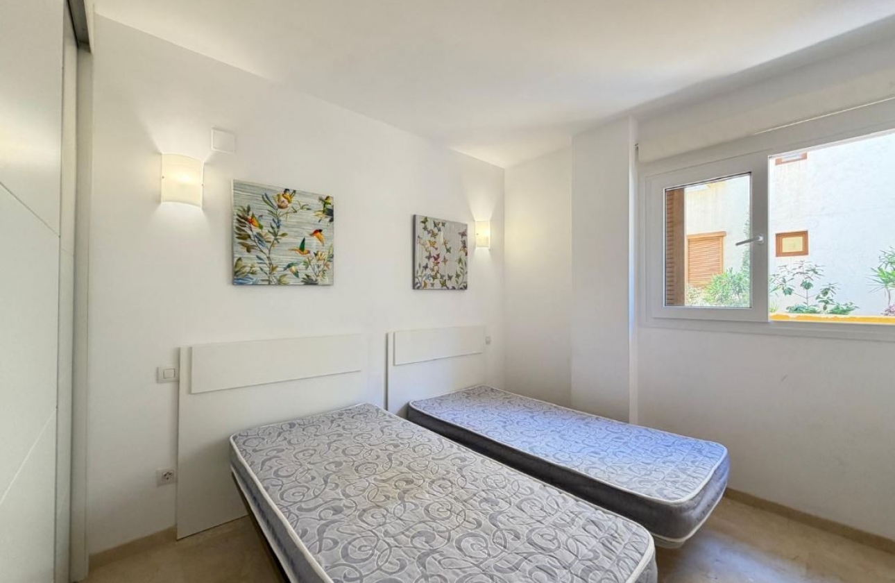 Resale - Apartment / flat - Torrevieja - Punta prima