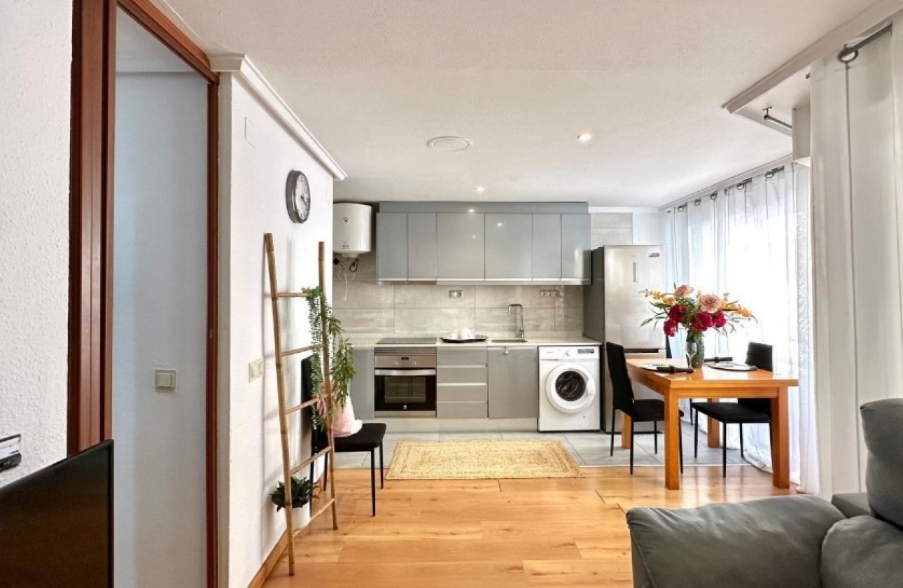 Resale - Apartment / flat - Torrevieja - Torrevieja - Playa del Cura