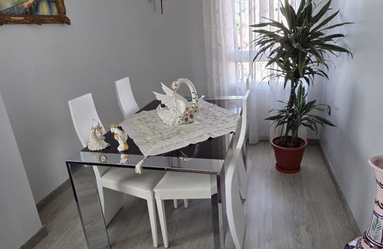 Resale - Apartment / flat - Torrevieja - Torrevieja - Playa del Cura