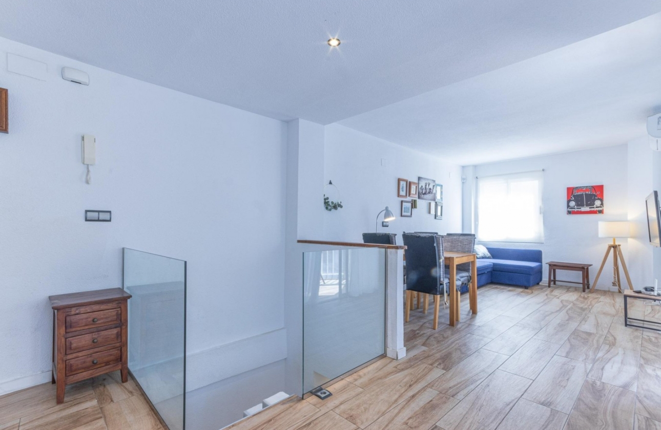 Resale - Apartment / flat - Torrevieja - Torrevieja - Playa del Cura
