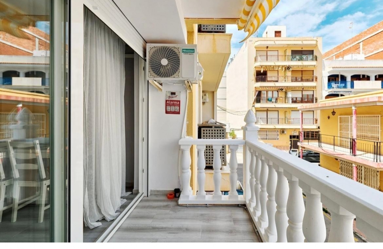 Resale - Apartment / flat - Torrevieja - Torrevieja - Playa del Cura