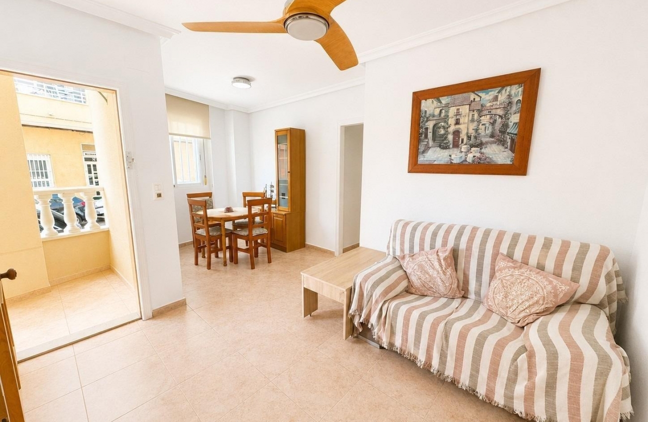 Resale - Apartment / flat - Torrevieja - Torrevieja - Playa del Cura