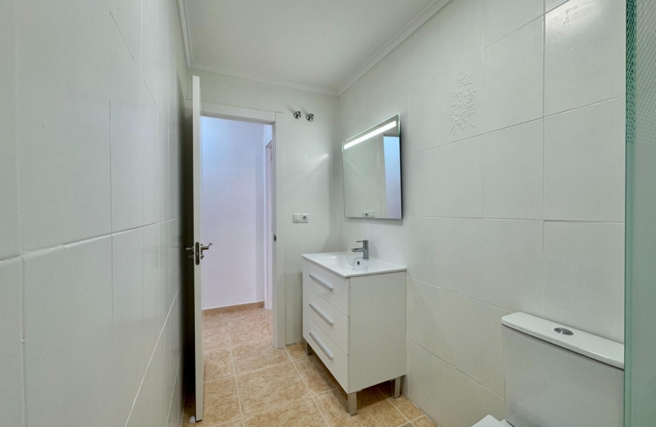 Resale - Apartment / flat - Torrevieja - Torrevieja - Playa del Cura