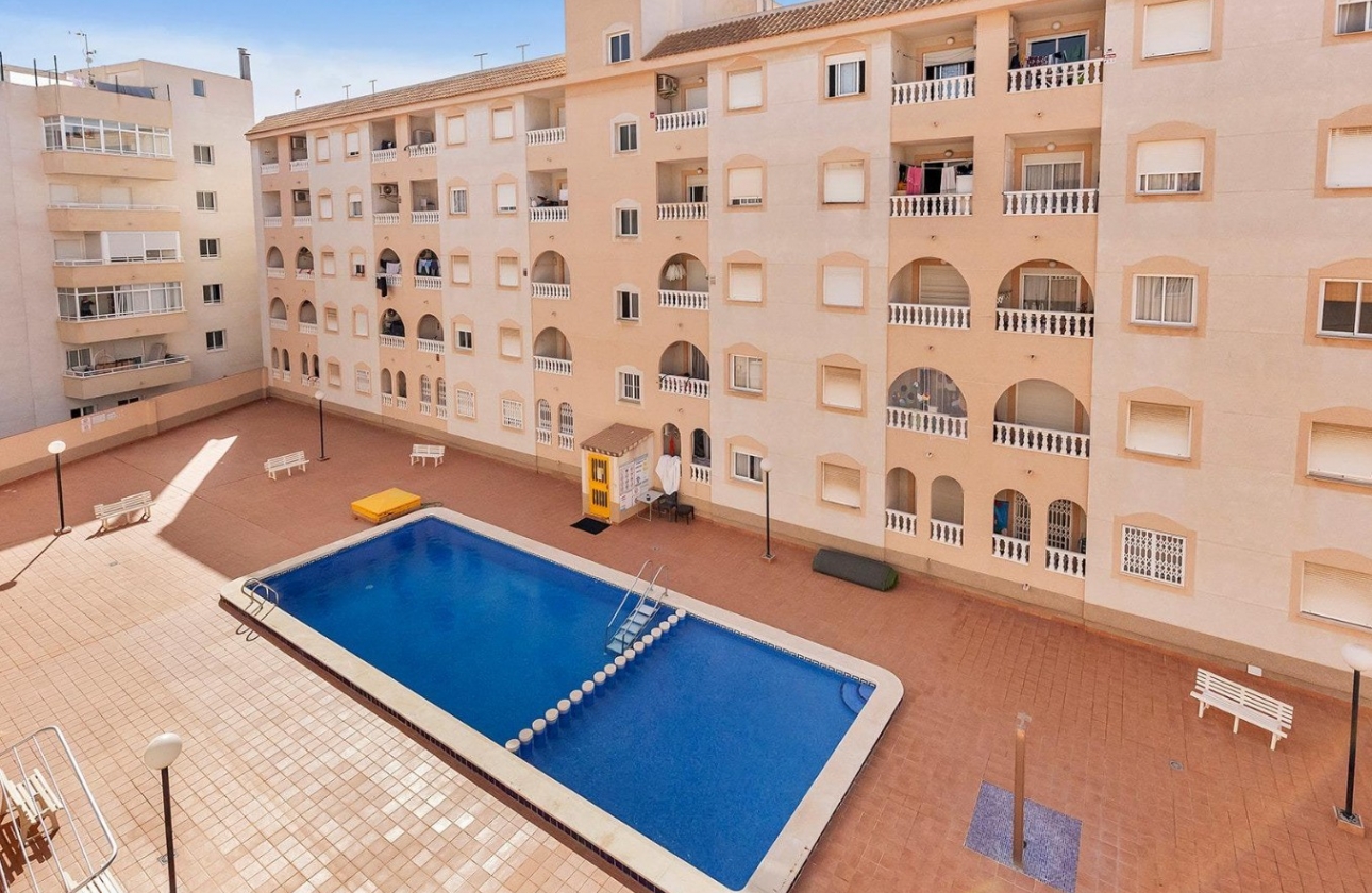 Resale - Apartment / flat - Torrevieja - Torrevieja - Playa del Cura