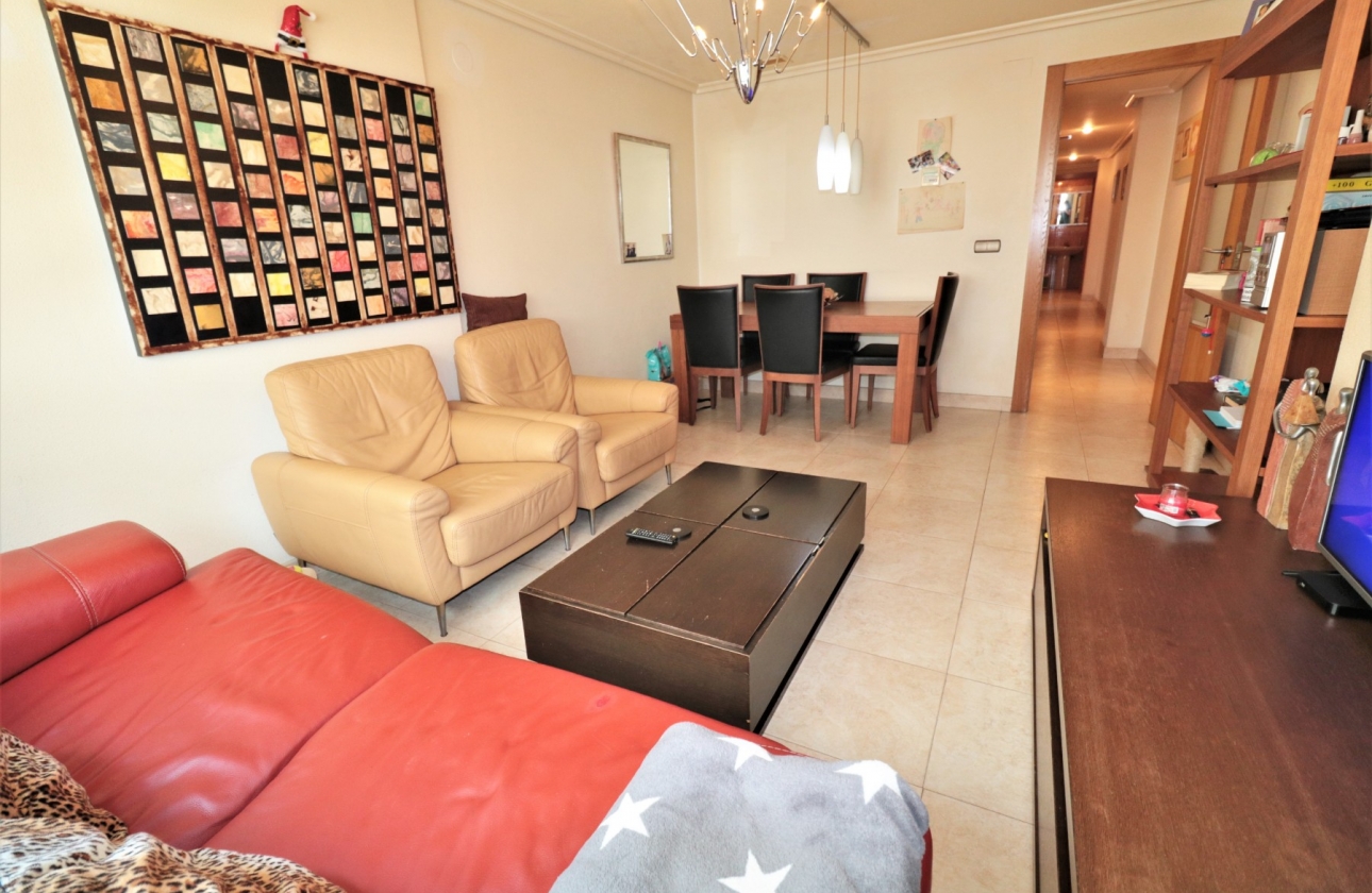 Resale - Apartment / flat - Torrevieja -  Urbanization