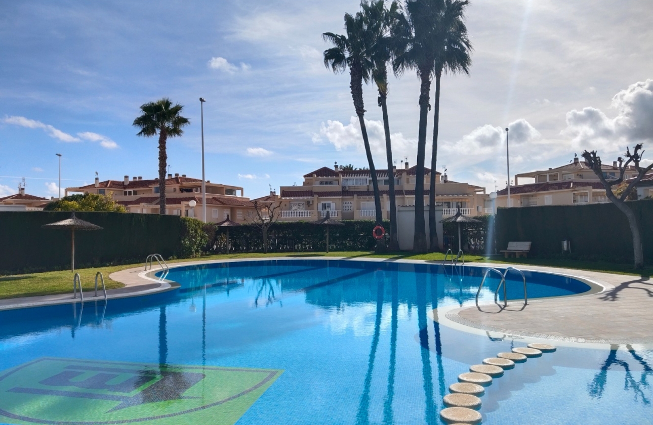 Resale - Bungalow - Orihuela Costa - La Zenia