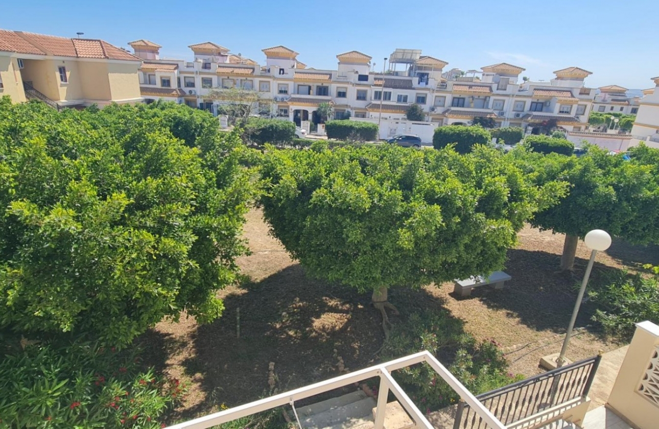 Resale - Bungalow - Torrevieja - Nueva Torrevieja - Aguas Nuevas