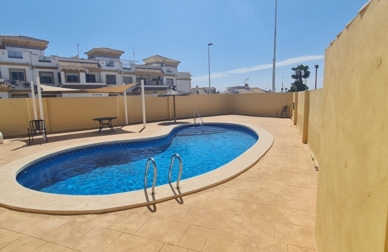 Resale - Bungalow - Torrevieja - Nueva Torrevieja - Aguas Nuevas