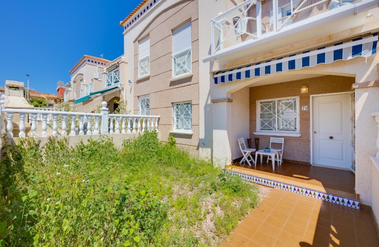Resale - Bungalow - Torrevieja - Nueva Torrevieja - Aguas Nuevas