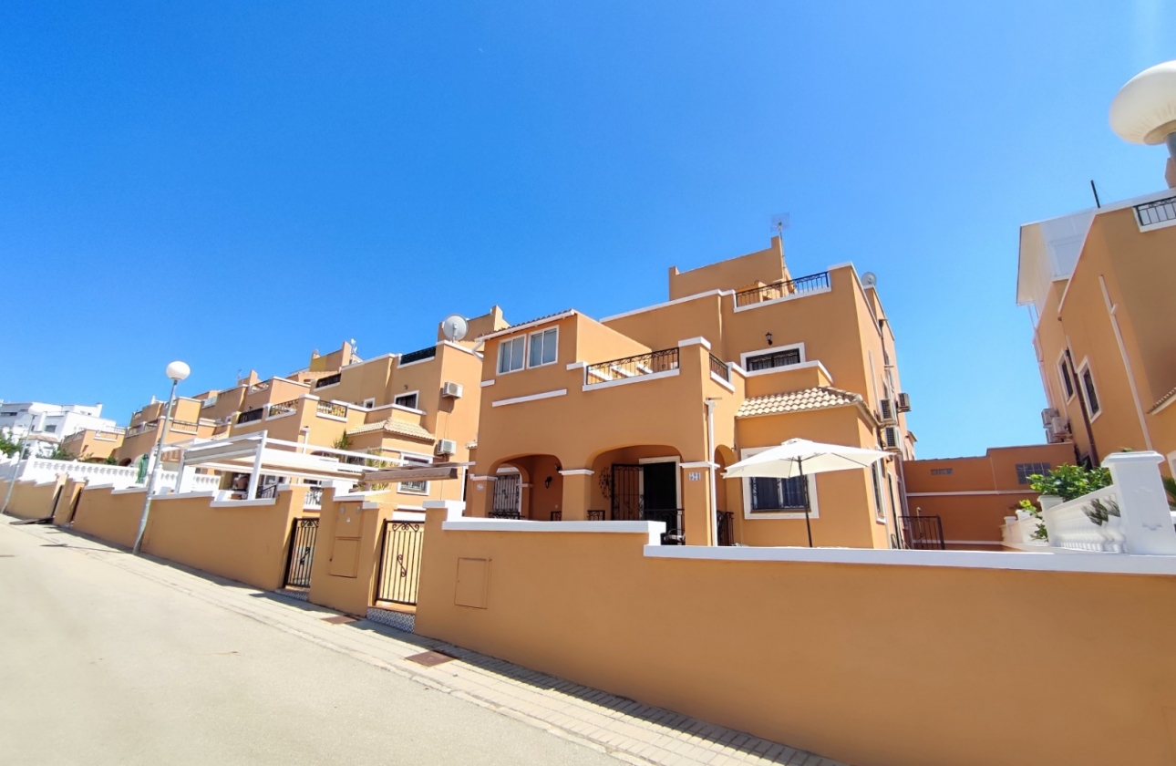 Resale - Detached villa - Orihuela Costa - Los Altos