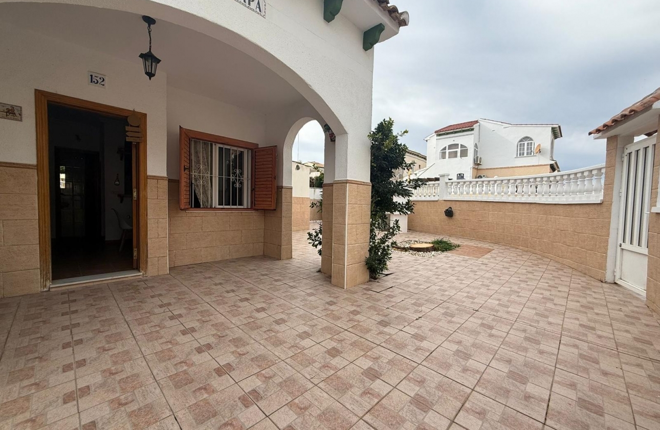 Resale - House - Torrevieja - LA MATA